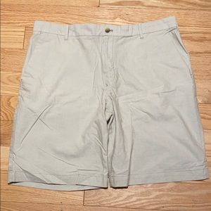 Izod khaki shorts size 38